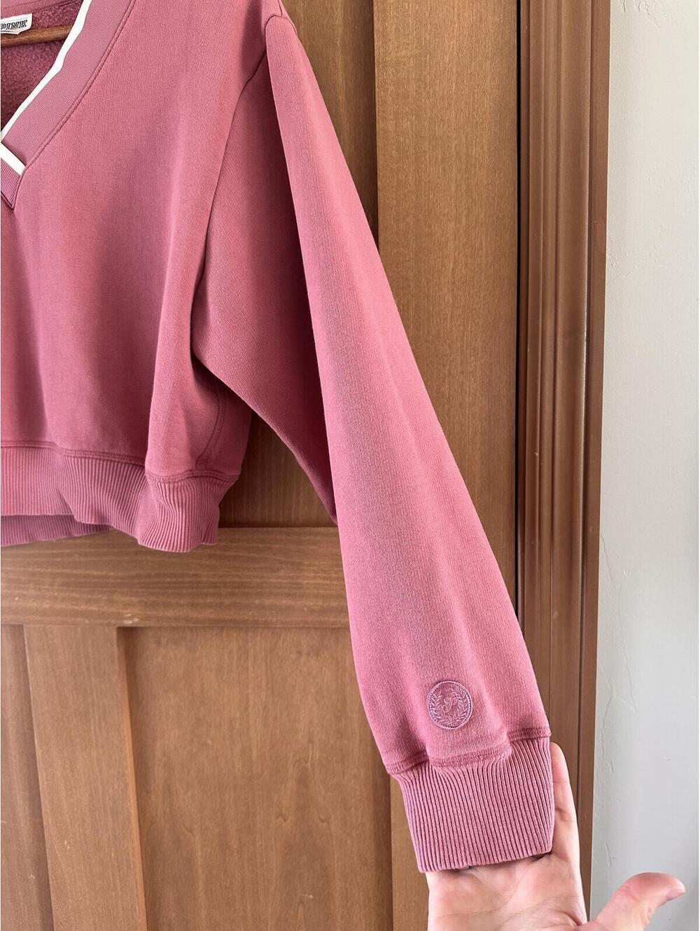 Victoria’s Secret PINK Fleece Long Sleeve V-Neck Cropped Pullover Women’s Small - Picture 3 of 14